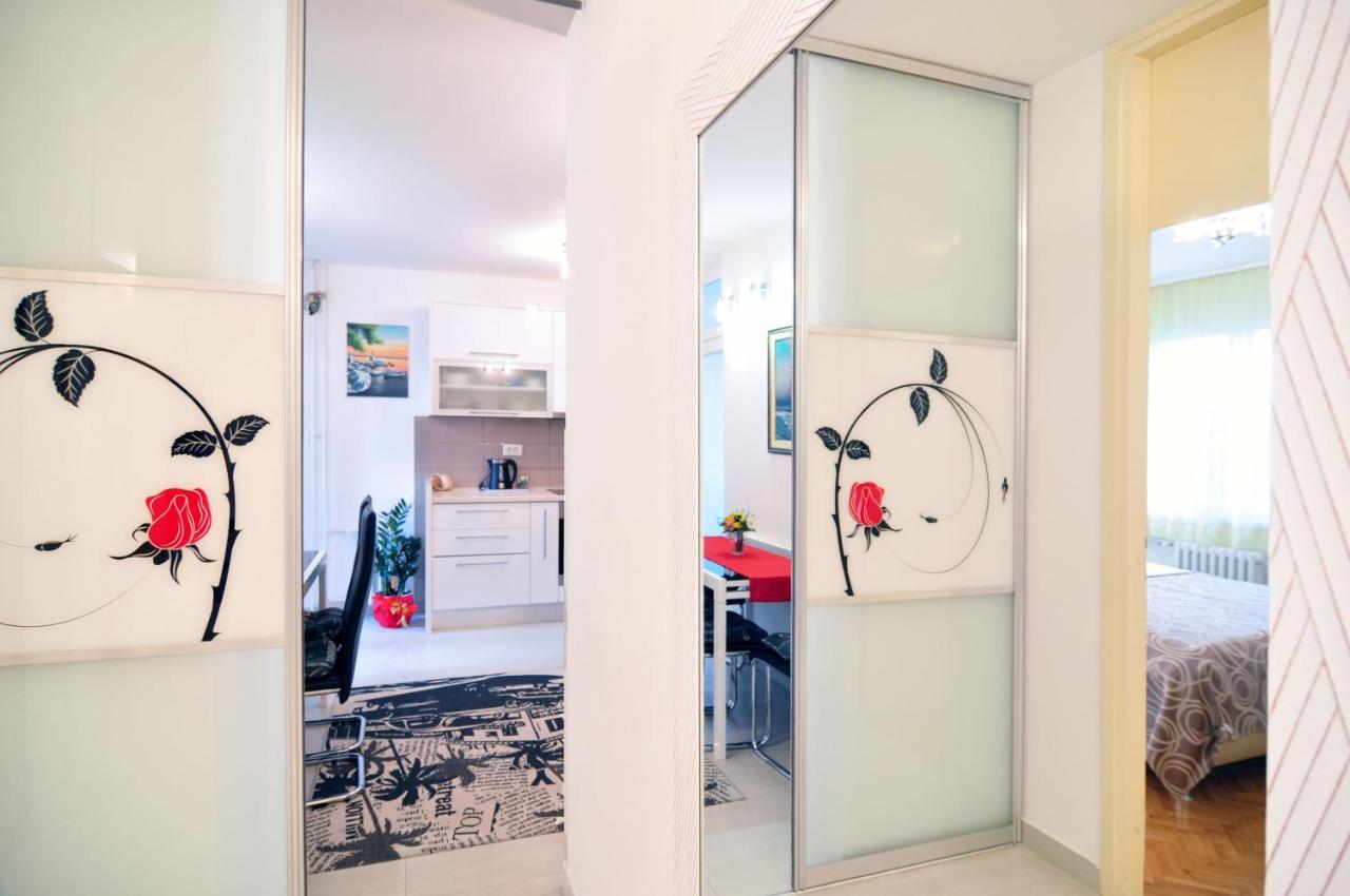 Full Equipped Flat Close To All Split Eksteriør bilde