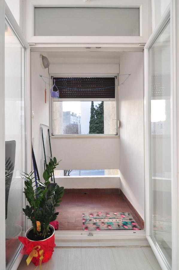 Full Equipped Flat Close To All Split Eksteriør bilde