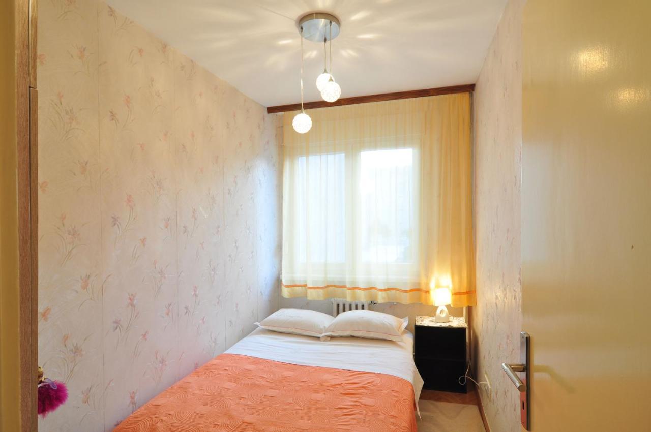Full Equipped Flat Close To All Split Eksteriør bilde
