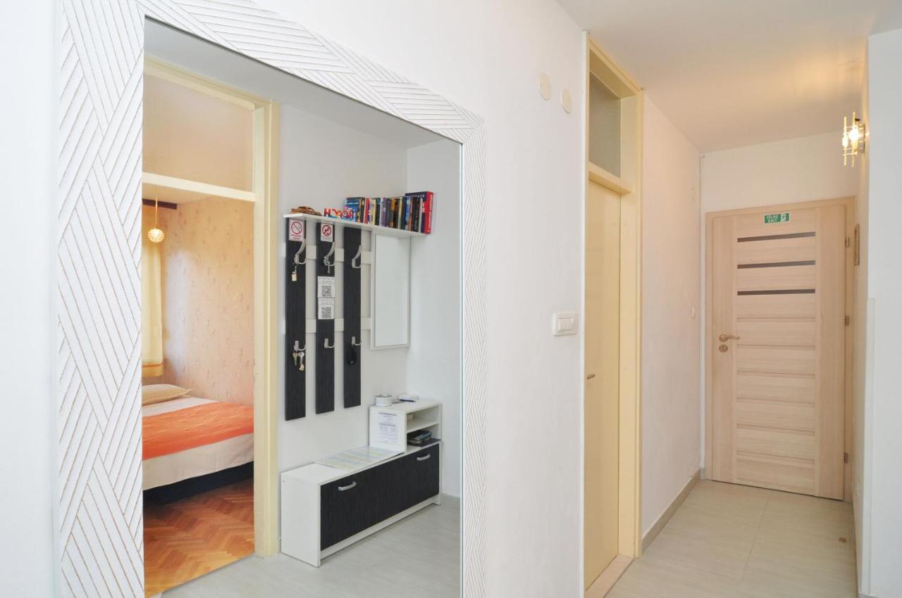 Full Equipped Flat Close To All Split Eksteriør bilde